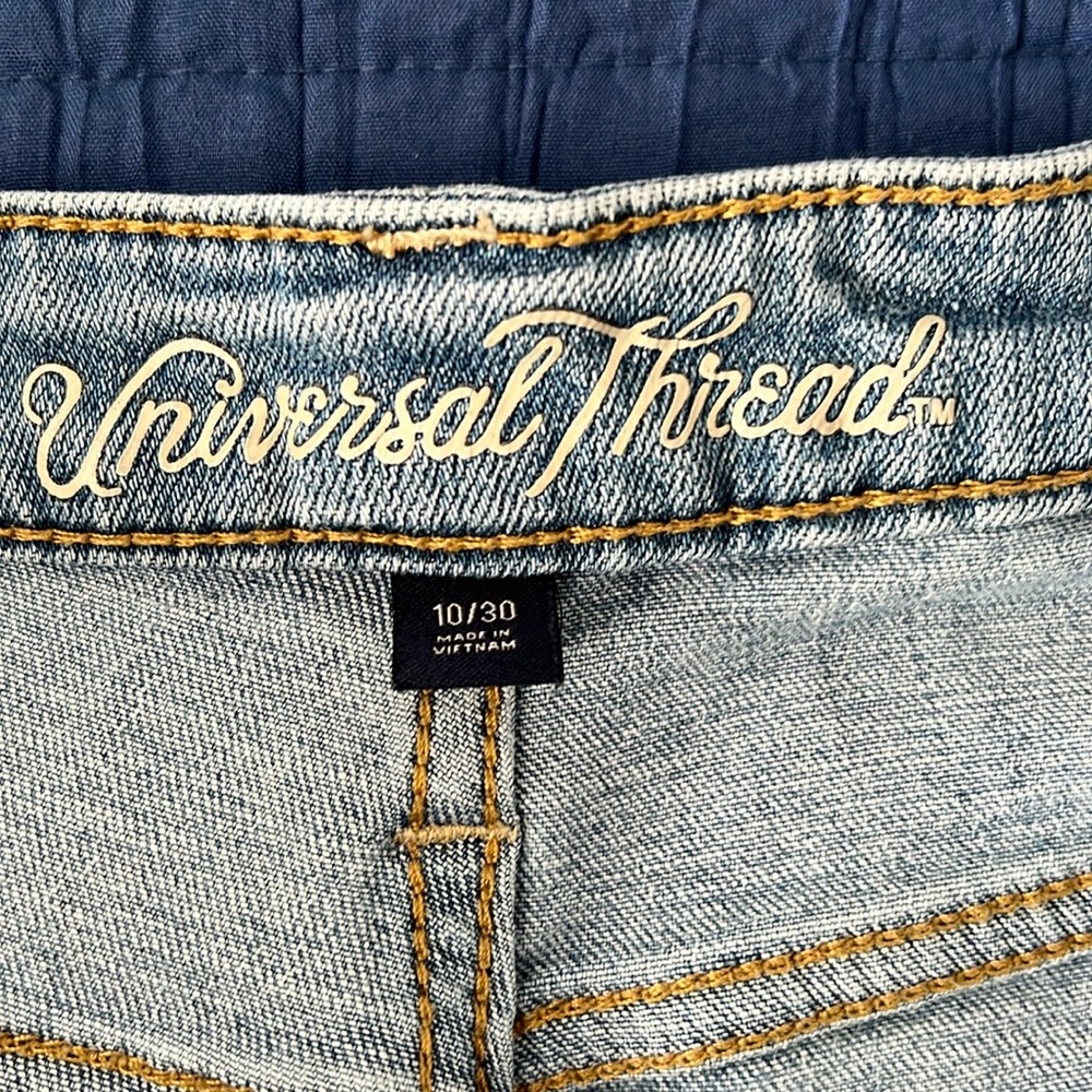 Universal Threads Jeans Size 10
